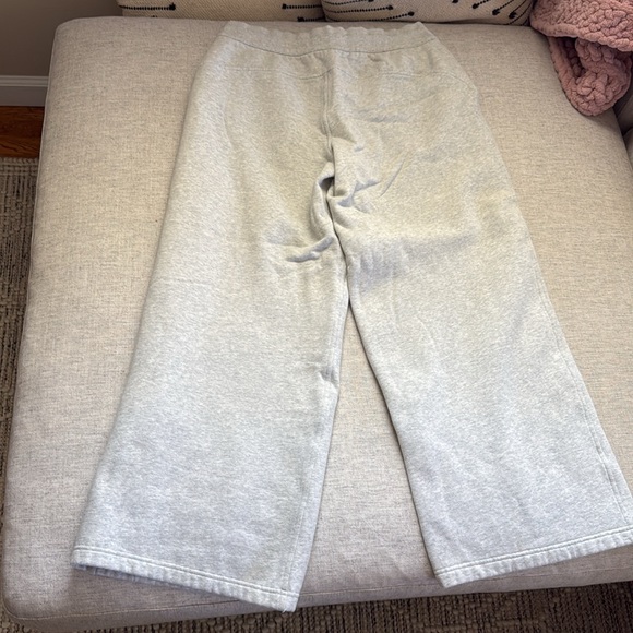 Lululemon wide leg scuba high rise joggers sweatpants light gray - Picture 7 of 10